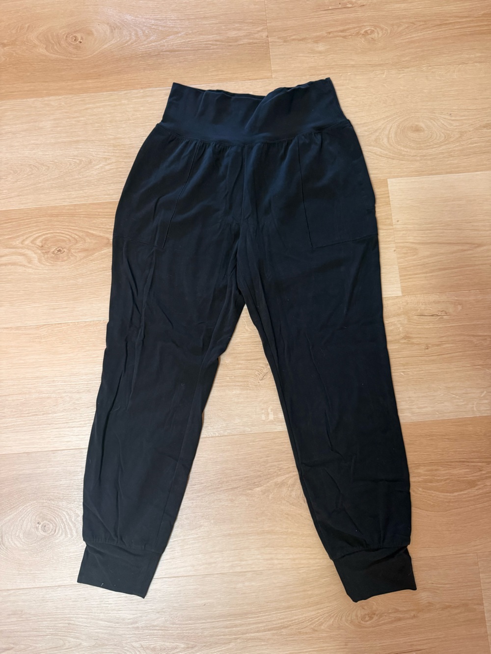 Athleta Black Women’s Salutation Jogger in Powervita